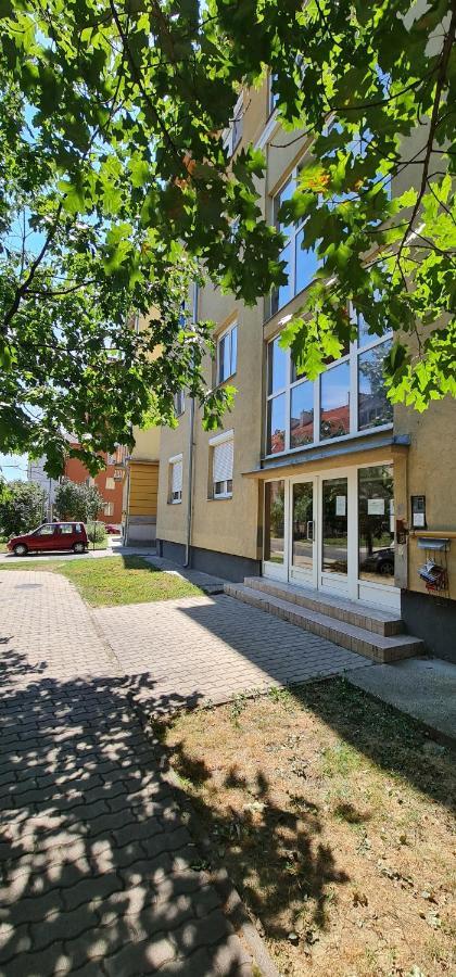 YBS Apartman Apartment Zalaegerszeg Bagian luar foto